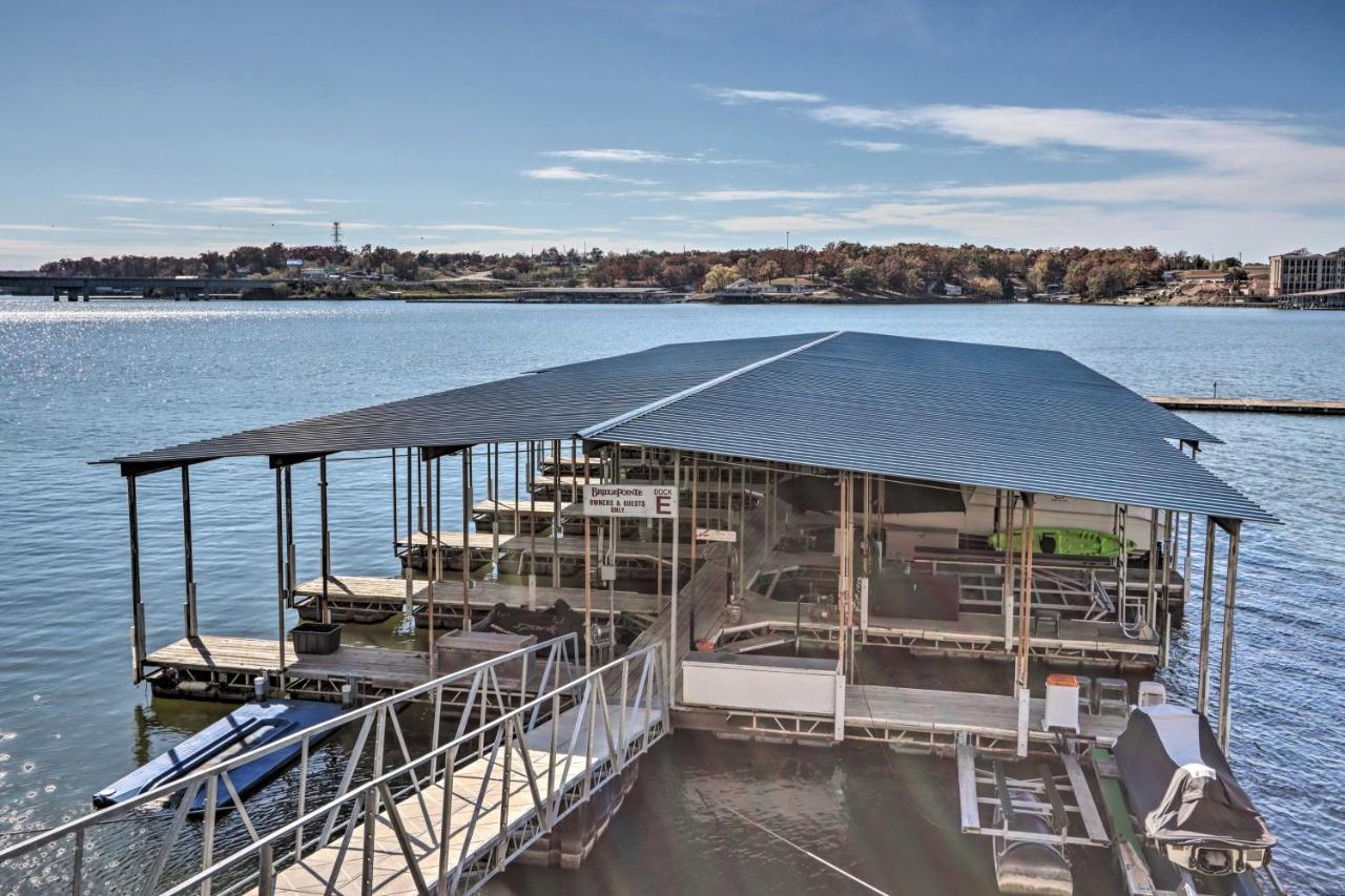 Sunny Osage Beach With Balcony And Lakefront View Eksteriør billede