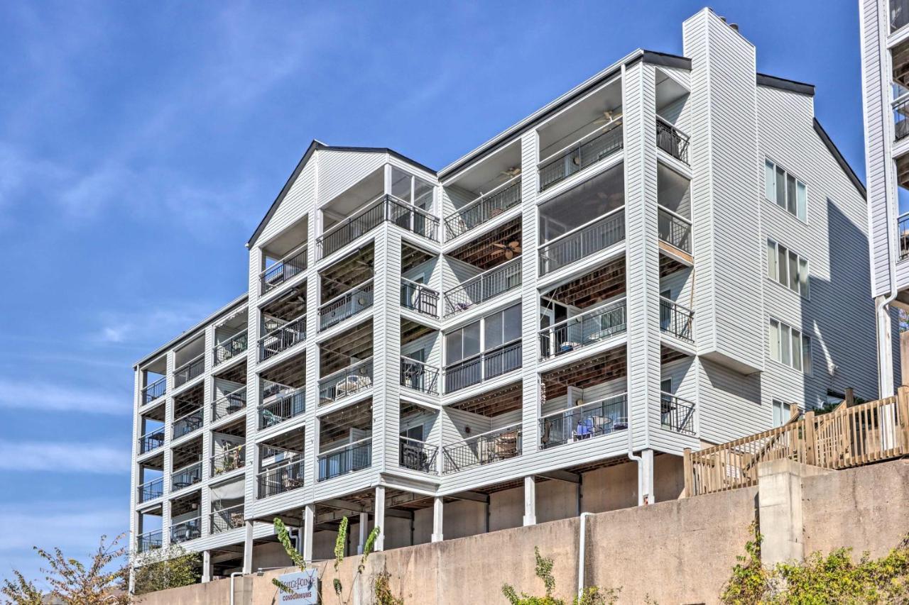 Sunny Osage Beach With Balcony And Lakefront View Eksteriør billede